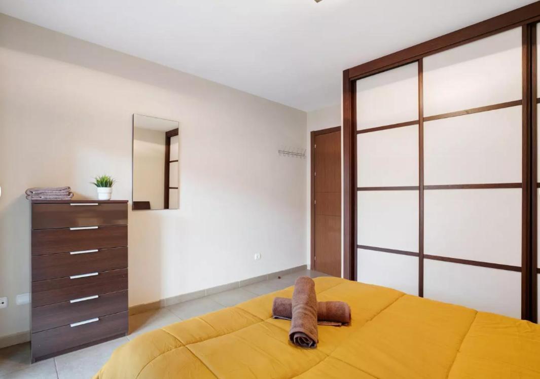 Be Happy 77 Apartment Arona  Bagian luar foto