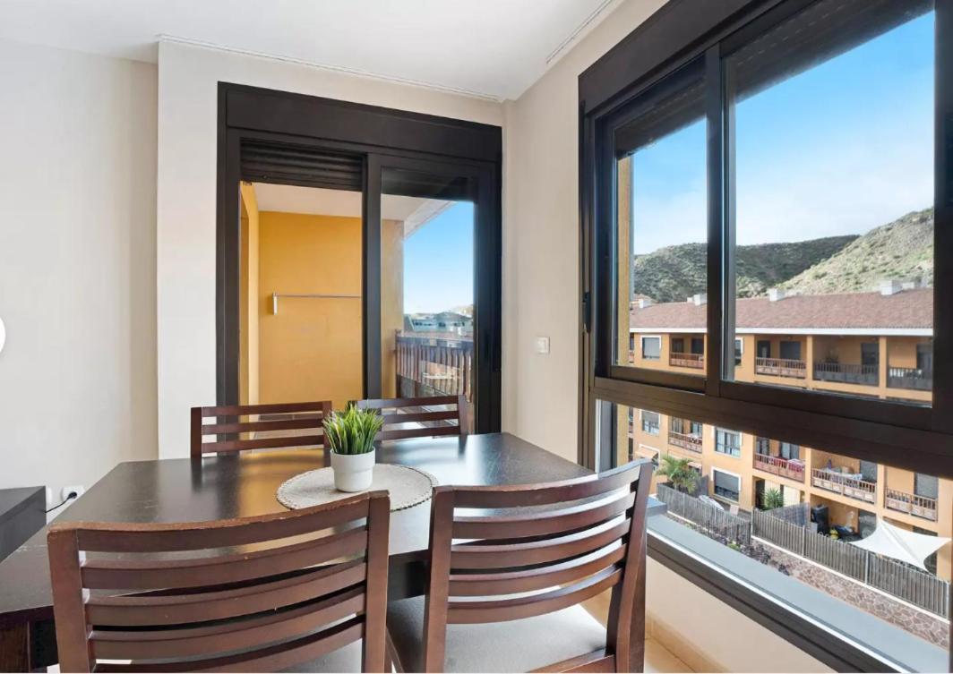 Be Happy 77 Apartment Arona  Bagian luar foto