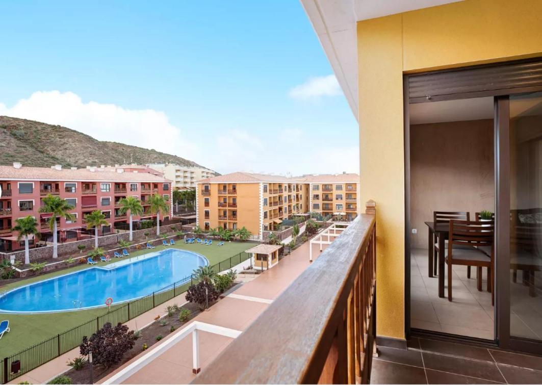 Be Happy 77 Apartment Arona  Bagian luar foto