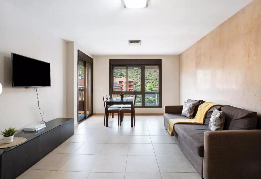 Be Happy 77 Apartment Arona  Bagian luar foto