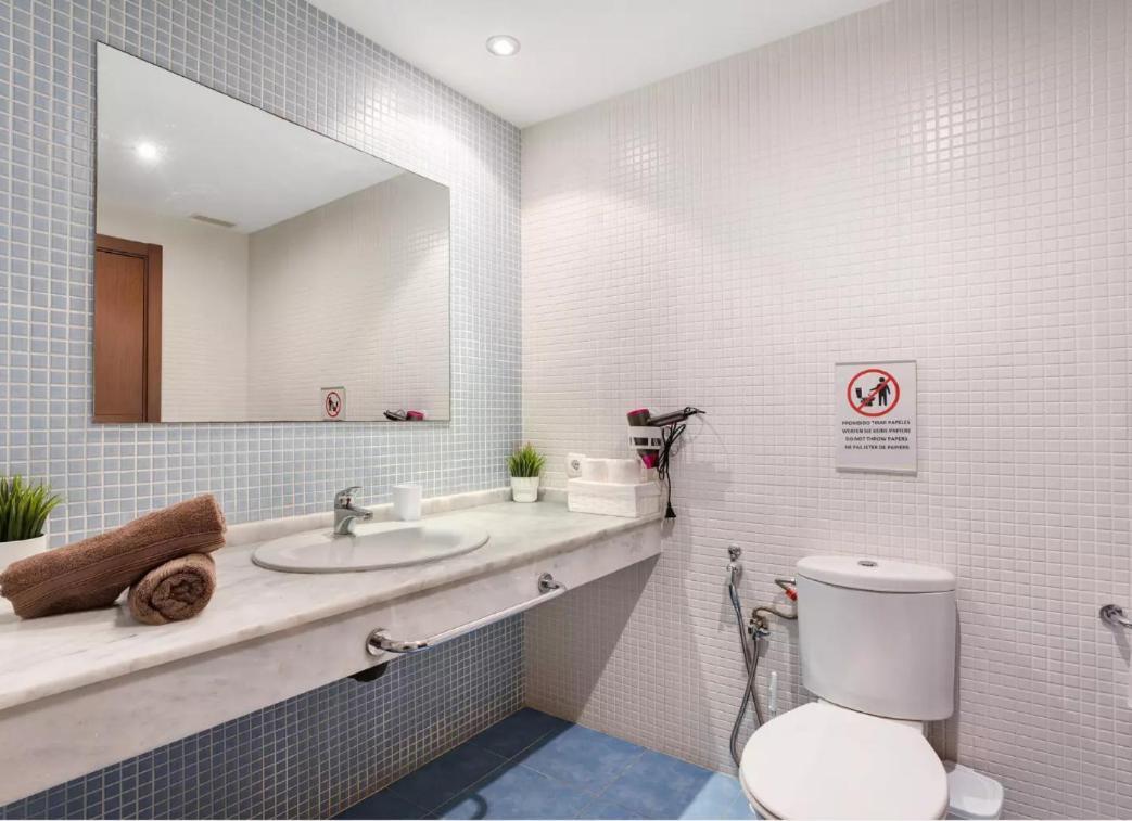 Be Happy 77 Apartment Arona  Bagian luar foto
