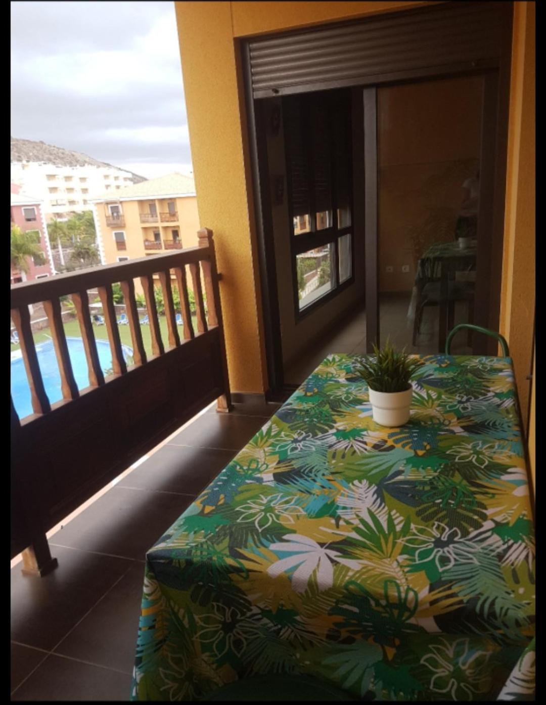 Be Happy 77 Apartment Arona  Bagian luar foto